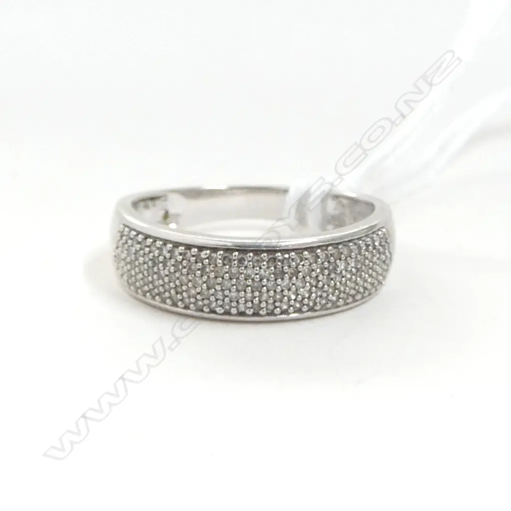 10ct WHITE GOLD & MULTI DIAMOND RING 2.88gms SIZE O Image 1++