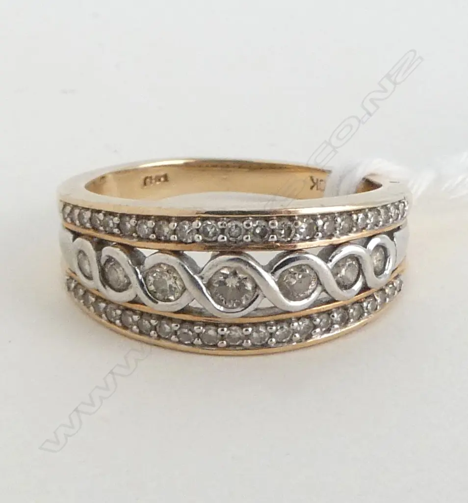 10ct YELLOW & WHITE GOLD DIAMOND MULTI DIAMOND RING 4.18gms SIZE O 1/2 Image 1++