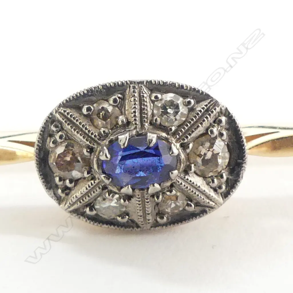 18CT DIAMOND & SAPPHIRE BAR BROOCH, 3.9grms Image 1++