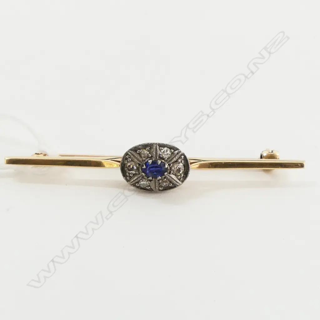 18CT DIAMOND & SAPPHIRE BAR BROOCH, 3.9grms Image 1++