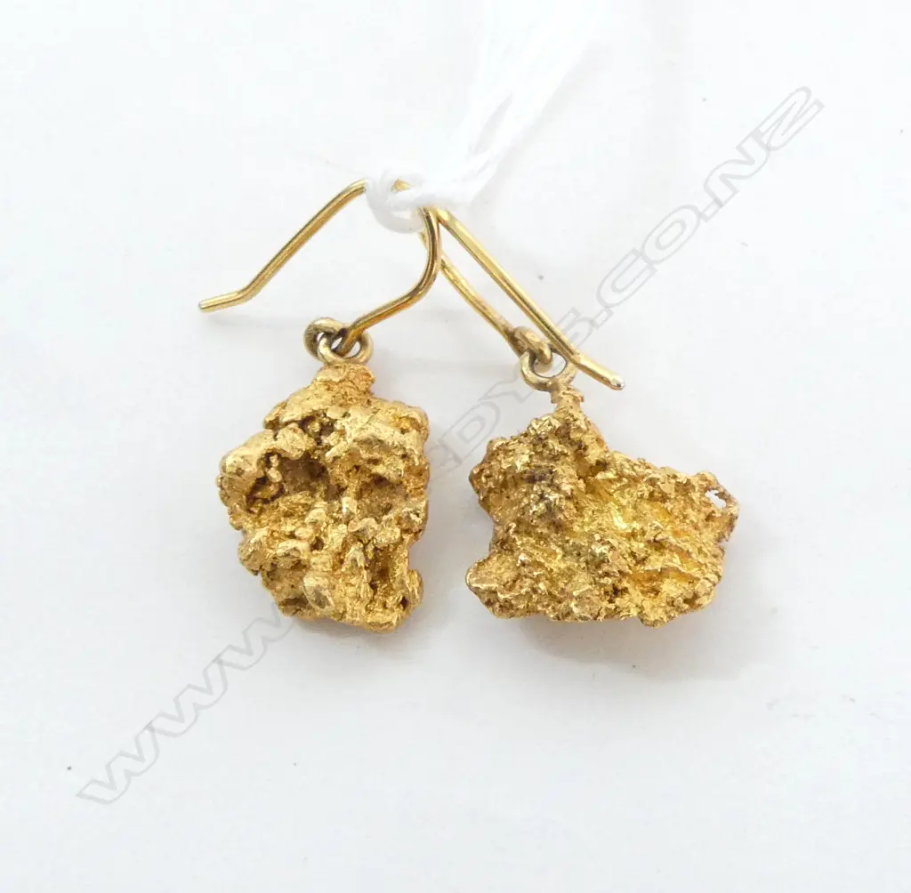 PAIR OF GOLD NUGGET EARRINGS 10gms Image 1++