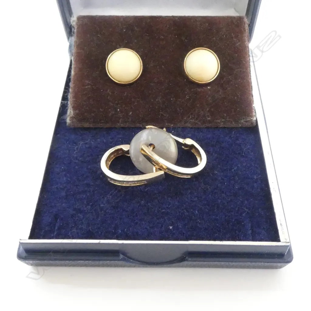 2 PRS 9CT GOLD EARINGS (1 PAIR DIAMOND HUGGIES) TOTAL WIEGHT 4.9G Image 1++