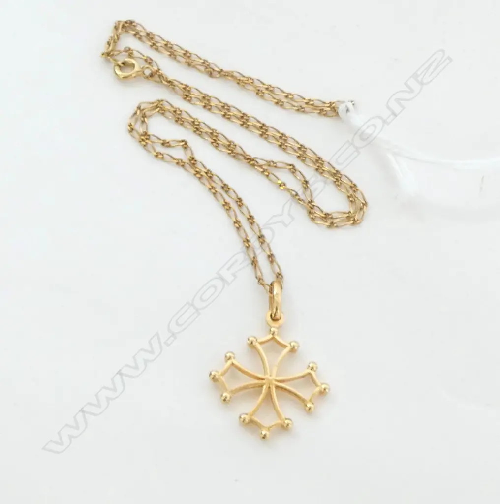 18ct OCCITAN CROSS on 18ct GOLD LINK CHAIN L. 440mm, 4gm Image 1++