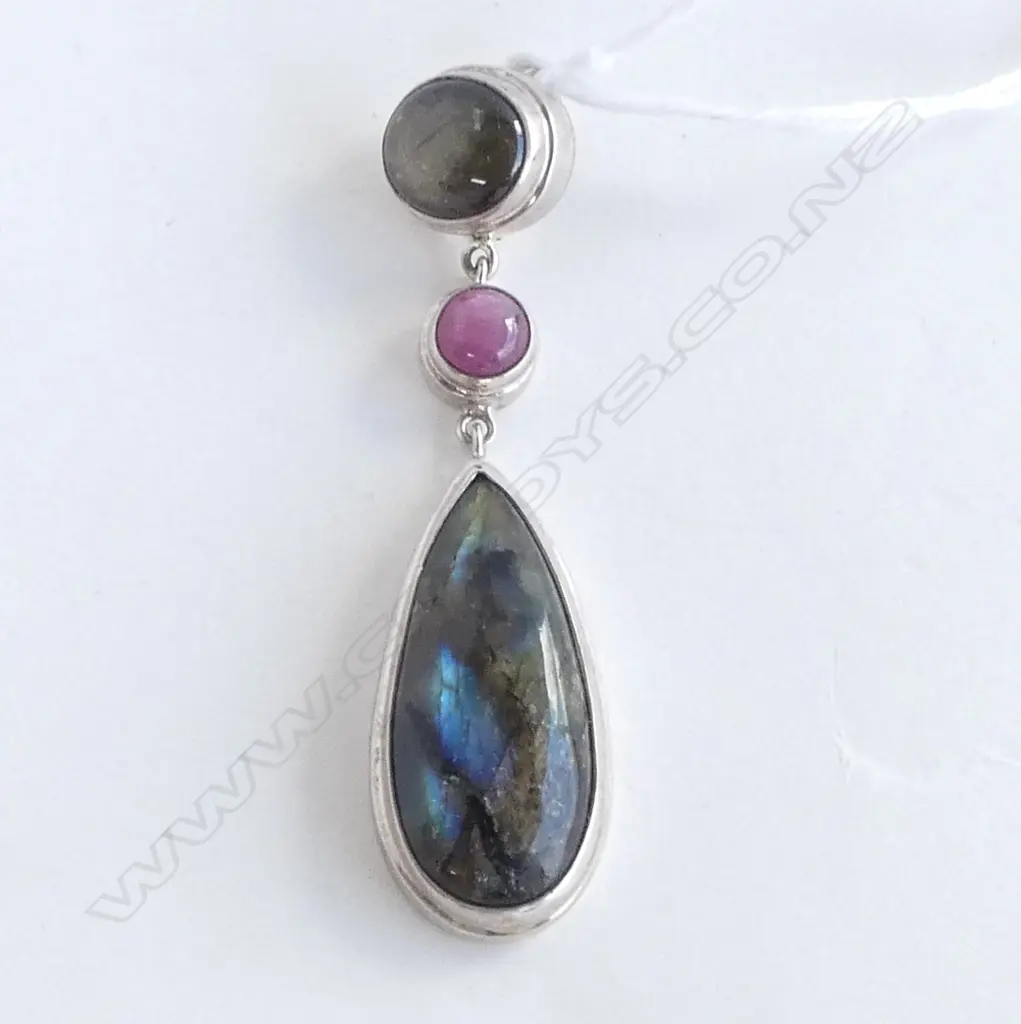 SILVER LABRADORITE & PINK SAPPHIRE CABOCHON PENDANT, L.60mm  Image 1++