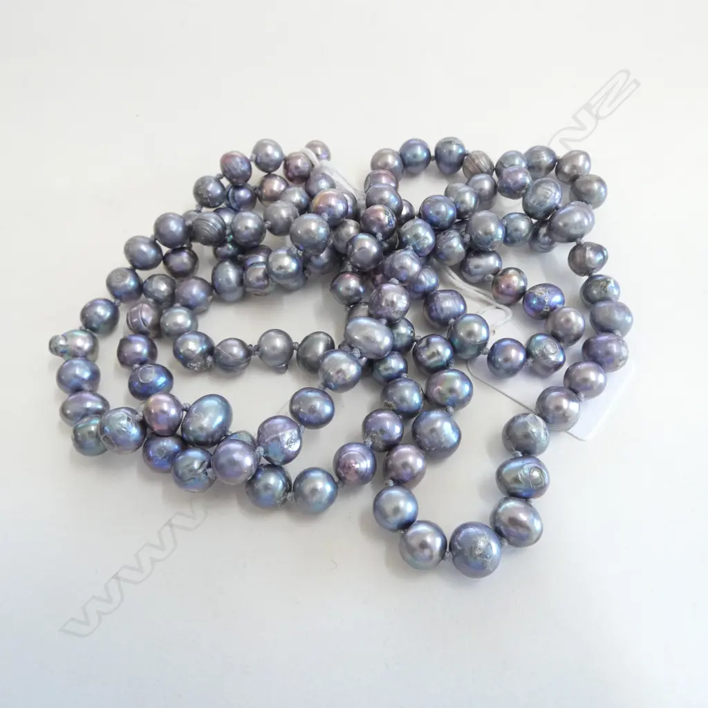 STRING OF MAJORCAN GREY COLOURED PEARLS L600MM Image 1++
