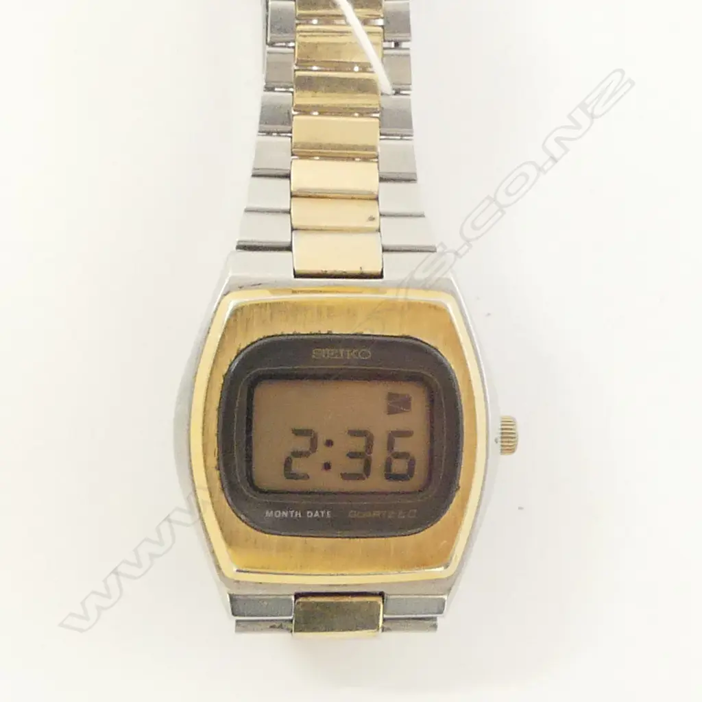 VINTAGE SEIKO DIGITAL GENT'S WRISTWATCH running Image 1++
