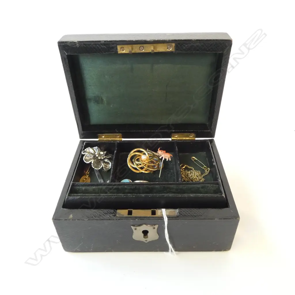 c1900 SMALL LEATHER FITTED JEWELLERY BOX + JEWELLERY incls. 1x 9ct gold cufflink 2gms Image 1++
