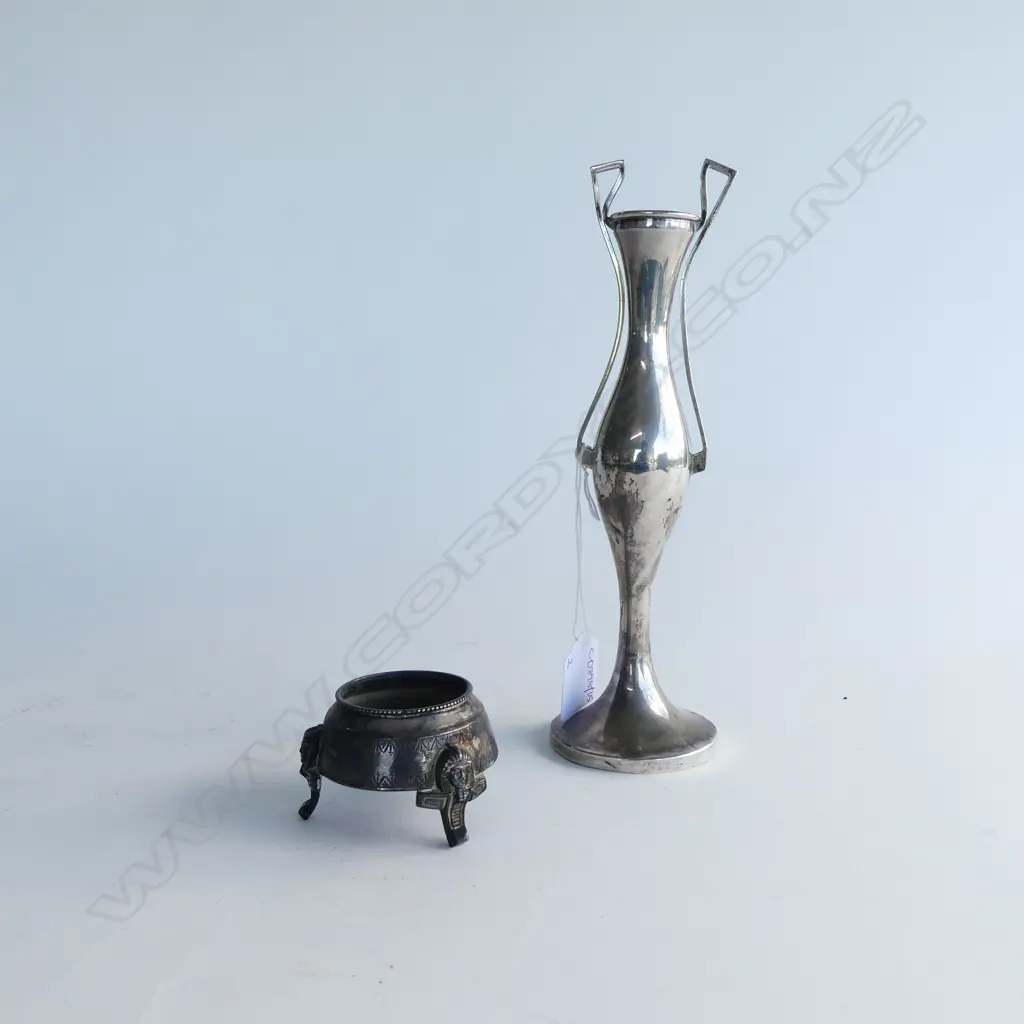 2 PCES STG SILVER; VASE H.230mm & SALT, 138grms Image 1++