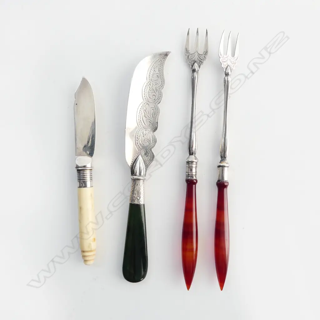 4 PCS; 2 EARLY 20thC BUTTER KNIVES IVORY & POUNAMU HANDLES & PR SILVER & AGATE PICKLE FORKS Image 1++