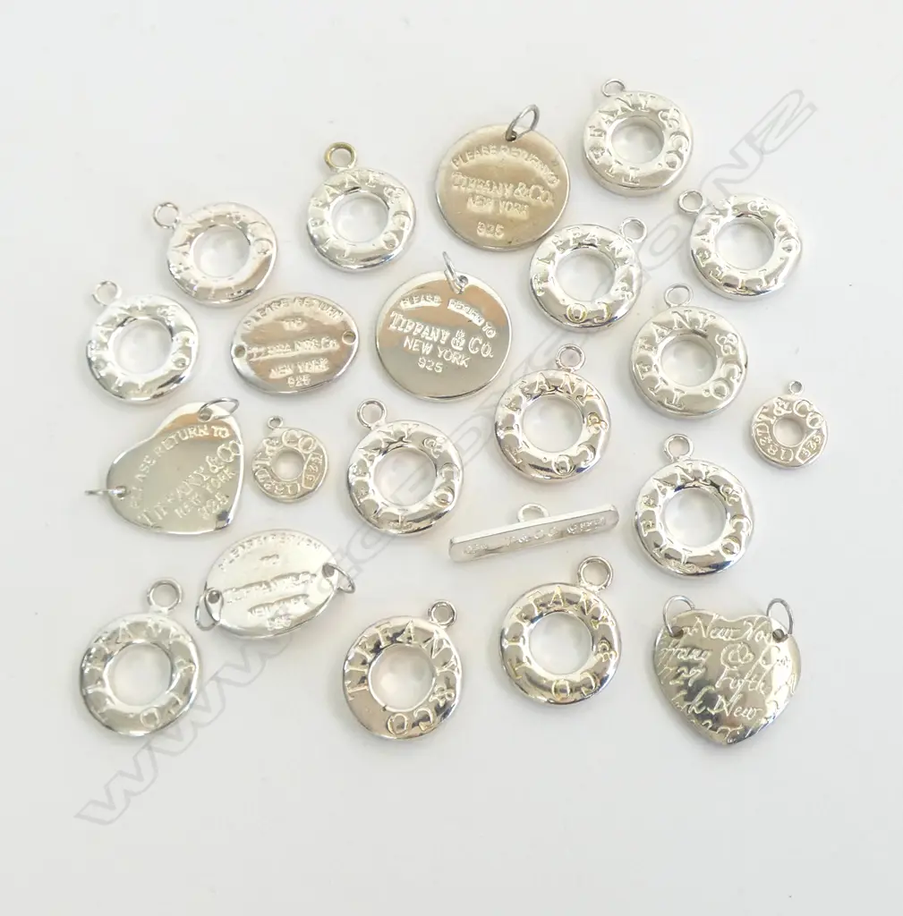 BAG OF 925 S/SILVER TIFFANY MEDALIONS 118G Image 1++