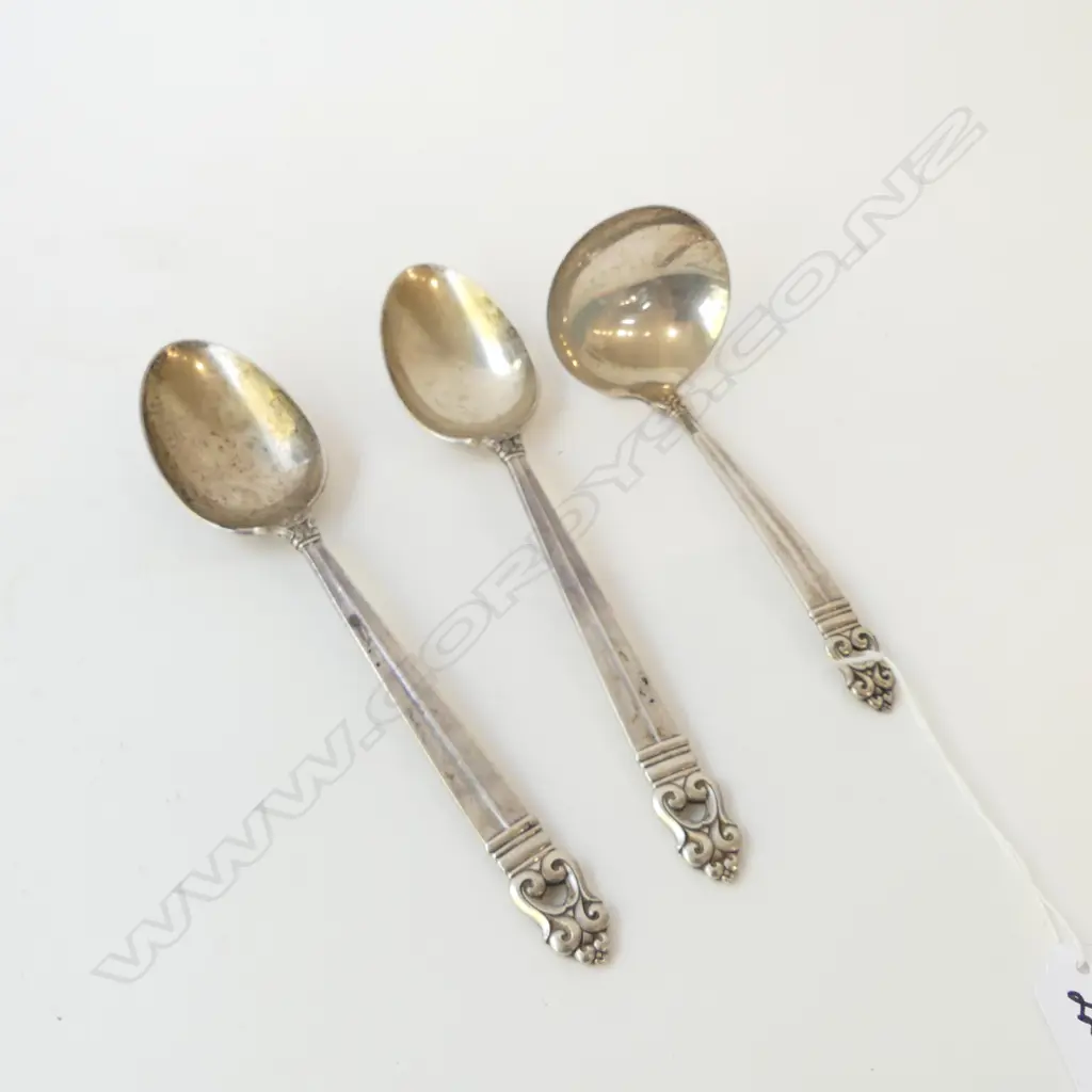 3 PCES ROYAL DANISH STERLING SILVER CUTLERY; PR SPOONS + LADLE, 216grms Image 1++