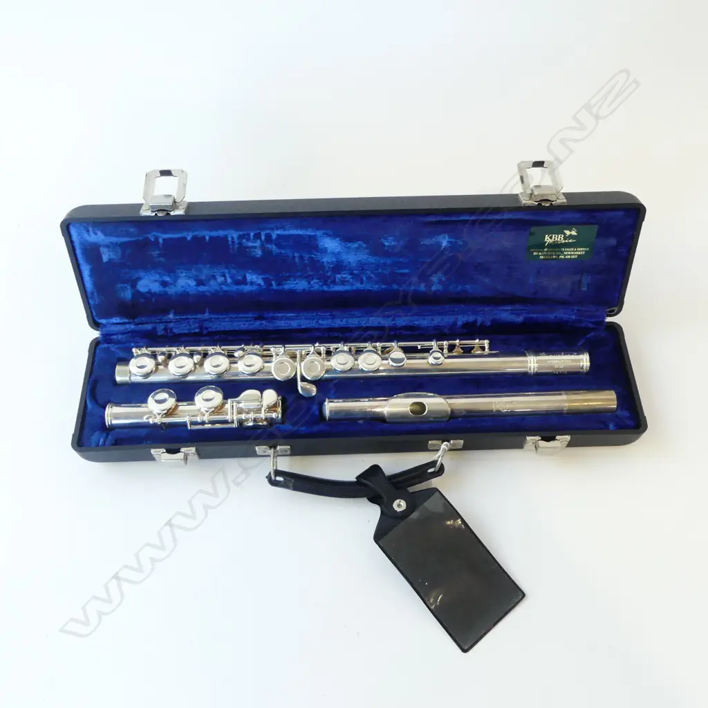 GEMEINHARDT FLUTE, CASED  Image 1++