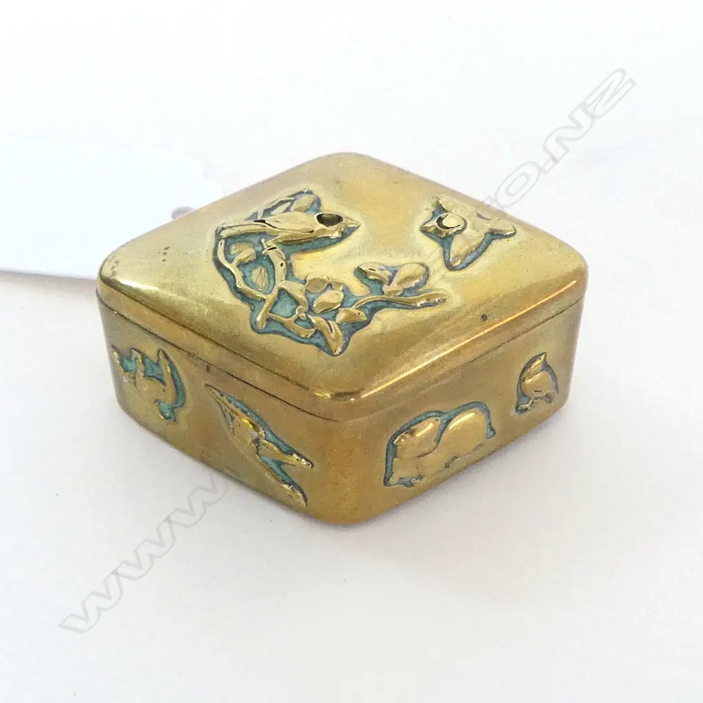 c1900 JAPANESE BRASS SNUFF or PILL BOX relief bird & other decoration  Image 1++