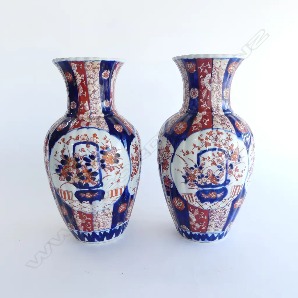 2 IMARI VASES H.310mm (1 w. CHIP) Image 1++