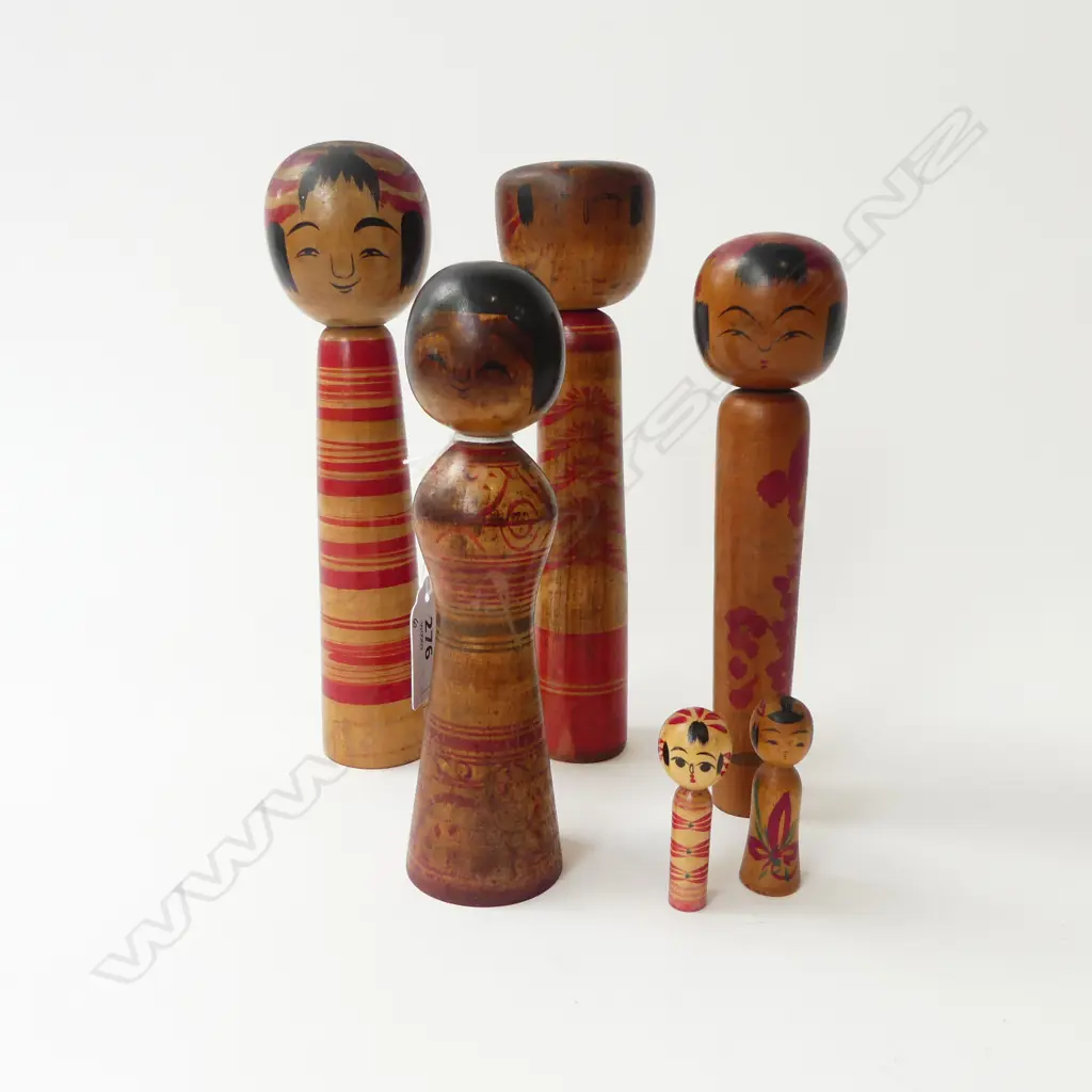 6 VINTAGE 1950s JAPANESE KOKESHI DOLLS inclds 2 miniture, 4 TALL DOLLS SIGNED on BASE Image 1++