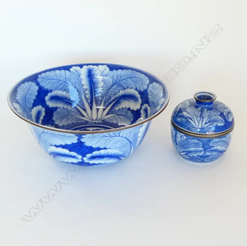 CHINESE B/W  LARGE BOWL DIA325 & MATCHING LIDDED BOWL DIA120MM Image 1++