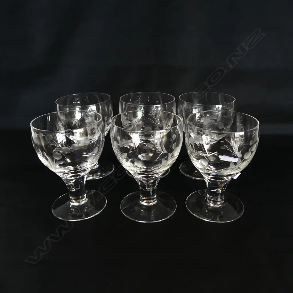 6 STUART CRYSTAL WINE GLASSES H.125mm one base chipped Image 1++