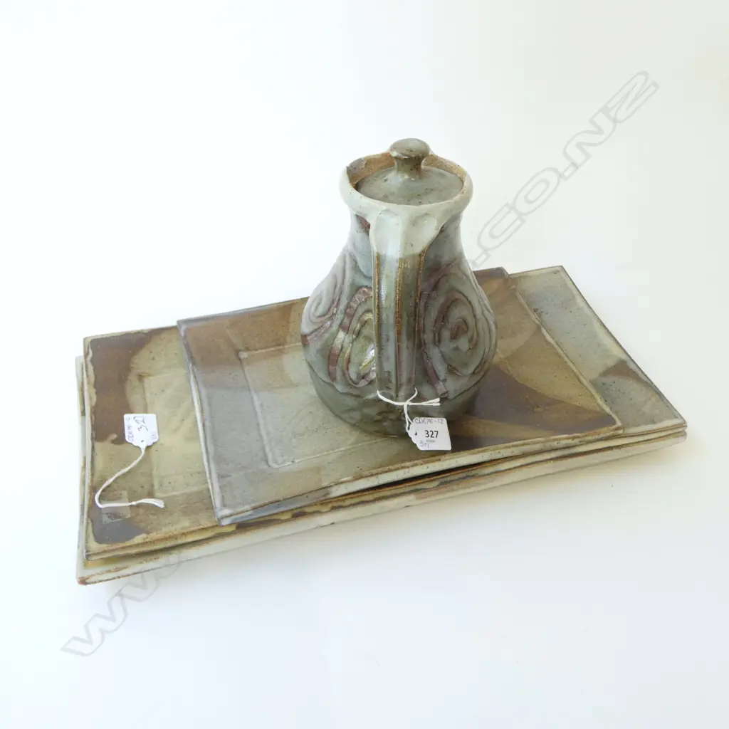 3 N.Z. STUDIO POTTERY DISHES & JUG Image 1++