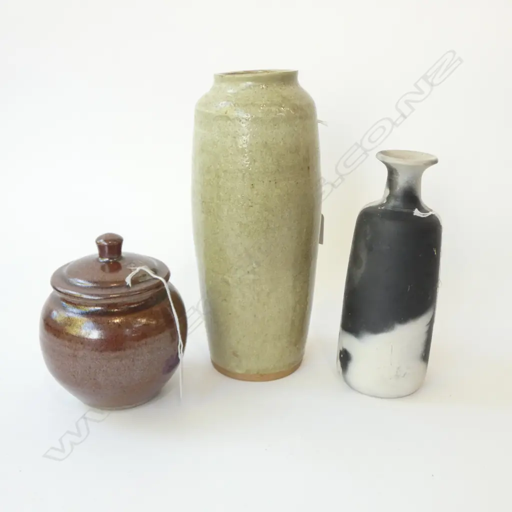 3 PCS NZ STUDIO POTTERY  2 VASES H280 &220MM LIDDED JAR H150MM Image 1++