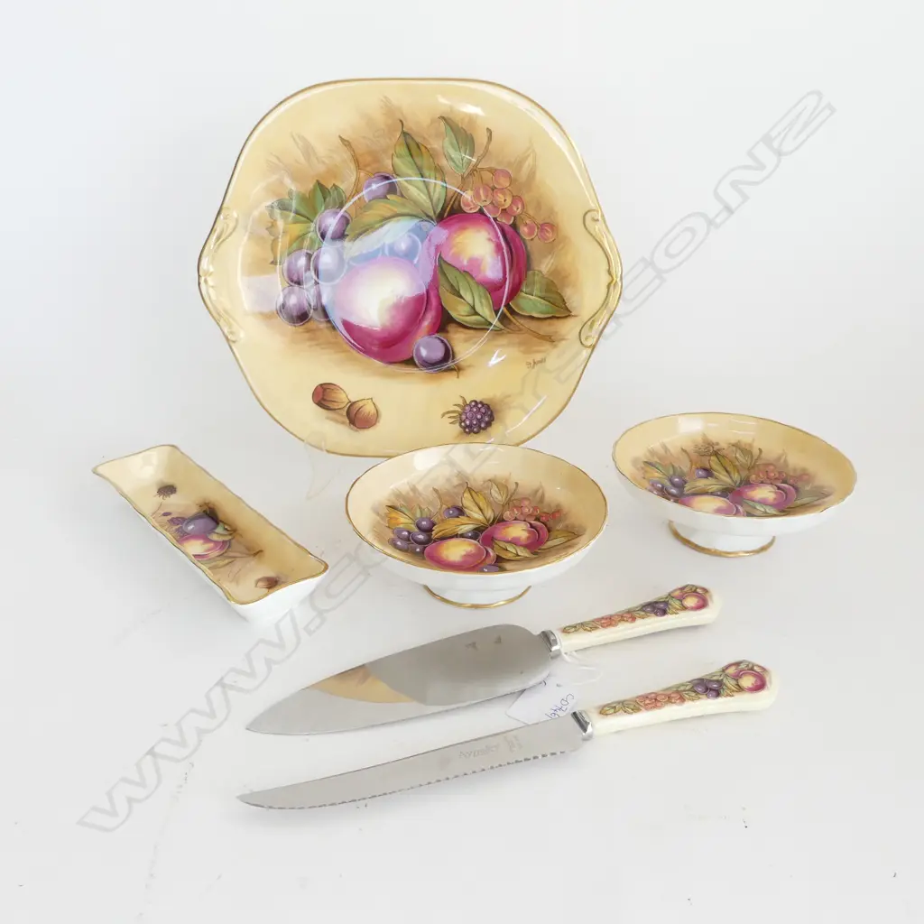 6 PCES AYNSLEY ORCHARD GOLD; CAKE PLATE, 3 DISHES, 2 SERVERS Image 1++