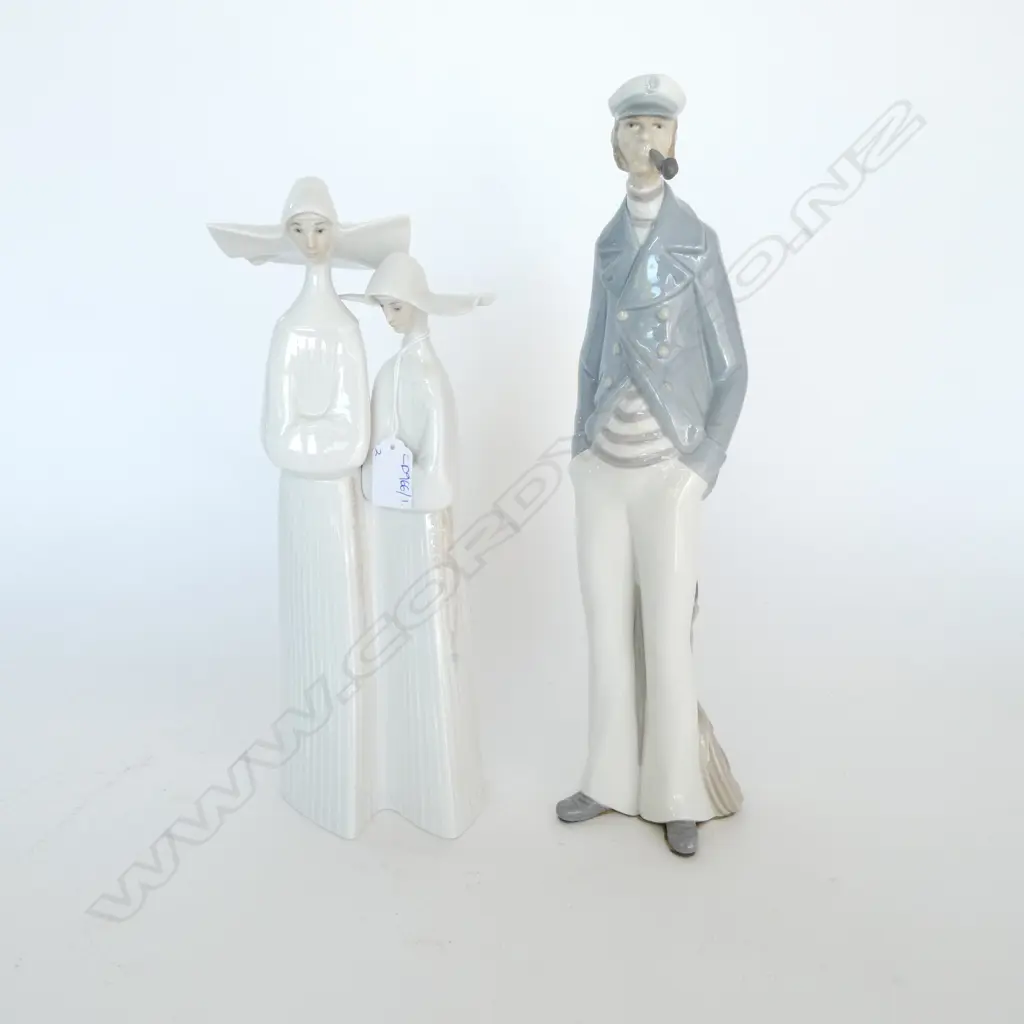 2 LLADRO FIGURINES; NUNS & SAILOR H.375mm pipe repaired Image 1++