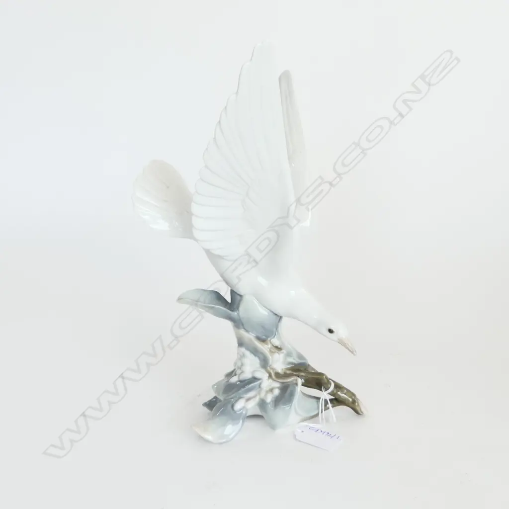 LLADRO DOVE H.285mm Image 1++