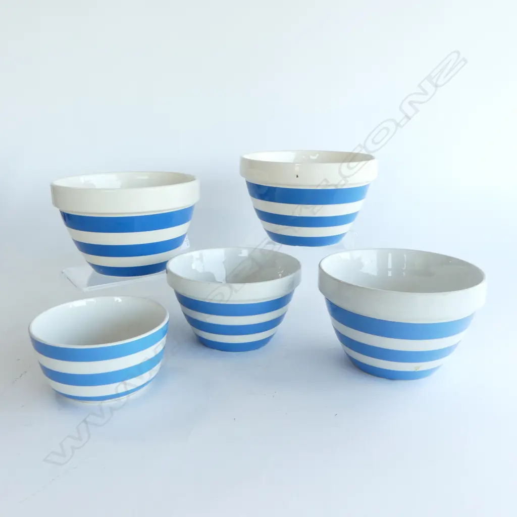 5 CORNISH WARE MIXING BOWLS 170mm dia Image 1++