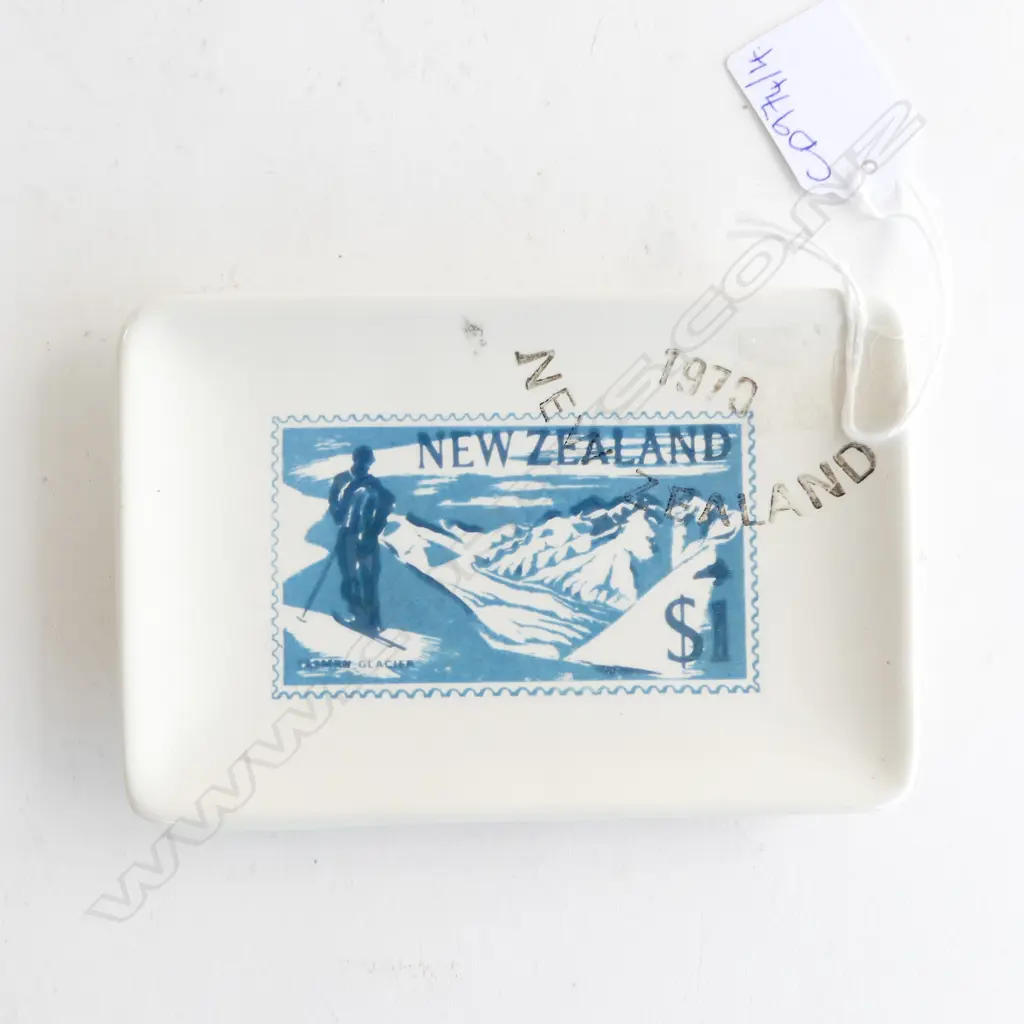 CROWN LYNN DISH 'TASMAN GLACIER' 90x135mm Image 1++
