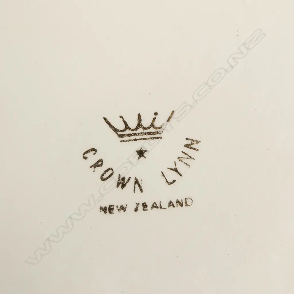 CROWN LYNN BABIES PLATE 155mm dia + PWEE PETS C/S 'MARY, MARY, QUITE CONTRARY' Image 1++