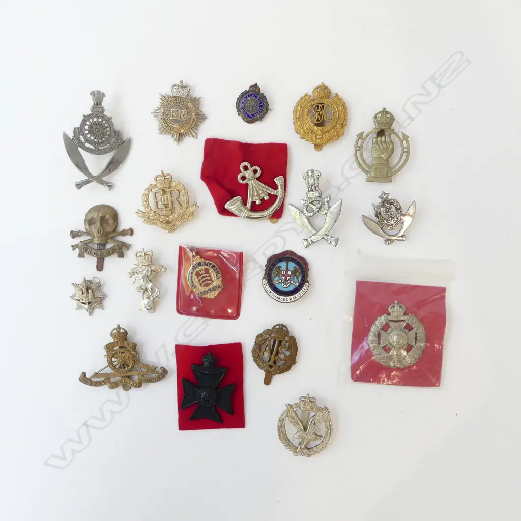 BAG ASST. WAR BADGES BUTTONS ETC Image 1++
