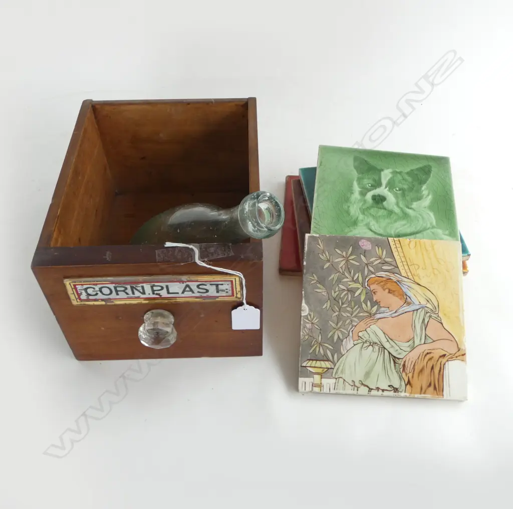 VICTORIAN APOTHECARY DRAWER WITH SIX VICTORIAN TILES Image 1++