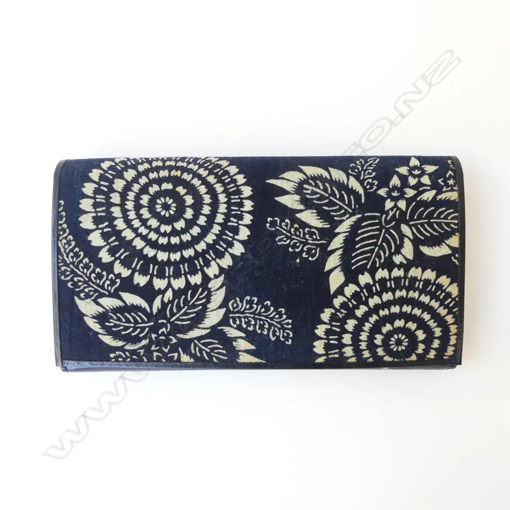Yuzen technique indigo dyed clutch purse Image 1++