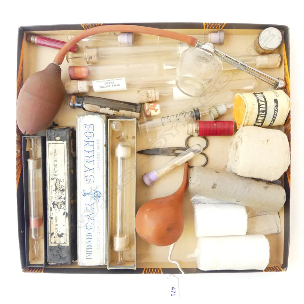 VINTAGE MEDICAL EQUIPMENT INCL. SYRINGES, DRESSINGS, ATOMISER ETC Image 1++