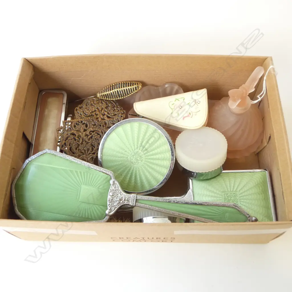 RETRO DRESSING TABLE ITEMS; INCLDS 'GUILLOCHE STYLE' SET Image 1++