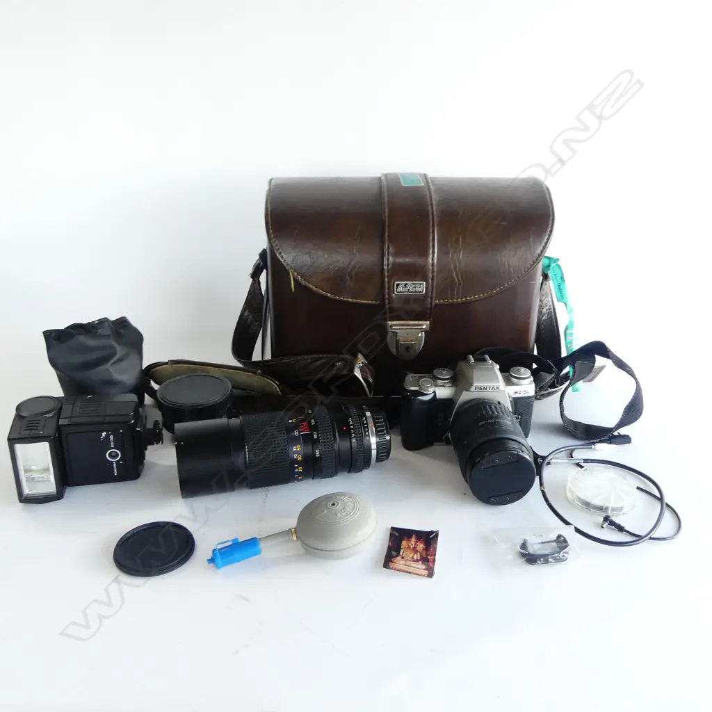 CASED USED PENTAX MZ-5N CAMERA L150 & 3 EXTRA ZOOMS L190 LONGEST Image 1++