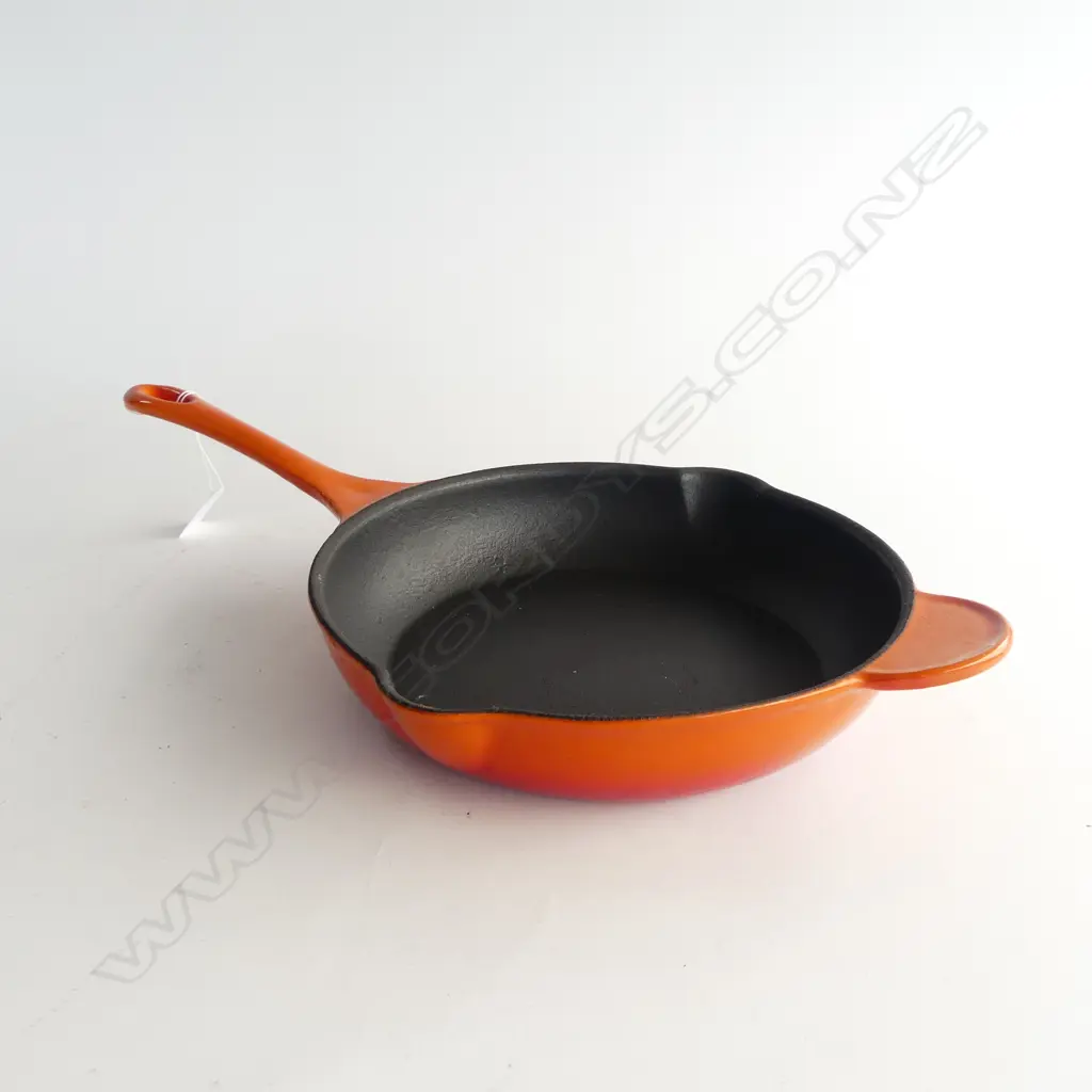 ORANGE ENAMELLED CAST IRON FRY PAN 260mm dia Image 1++