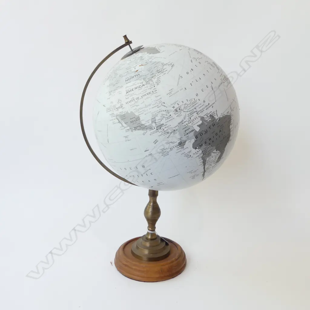 GLOBE ON STAND H.510mm Image 1++