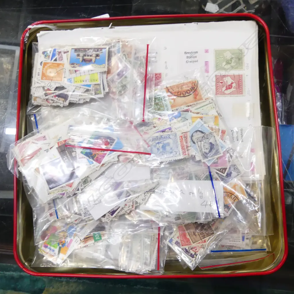 TIN LOOSE AUSTRALIAN STAMPS, 1913 ONWARDS Image 1++