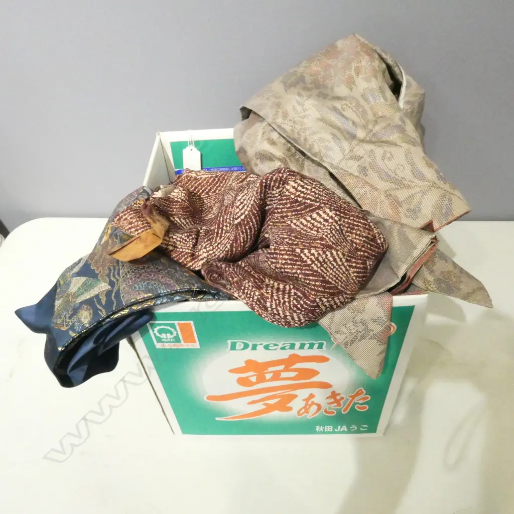 BOX OF JAPANESE OBI SASHES Image 1++
