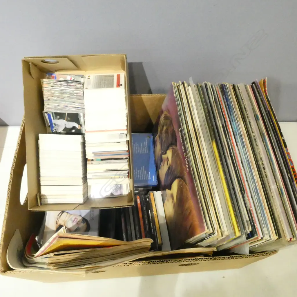 ASST. AMERICAN SPORTS CARDS, CDs, VINTAGE CHILDRENS BOOKS & LPs Image 1++