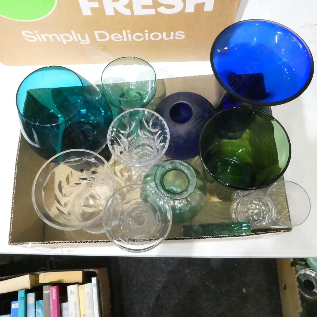 10 CRYSTAL & COLOURED GLASS VASES H200MM TALLEST Image 1++