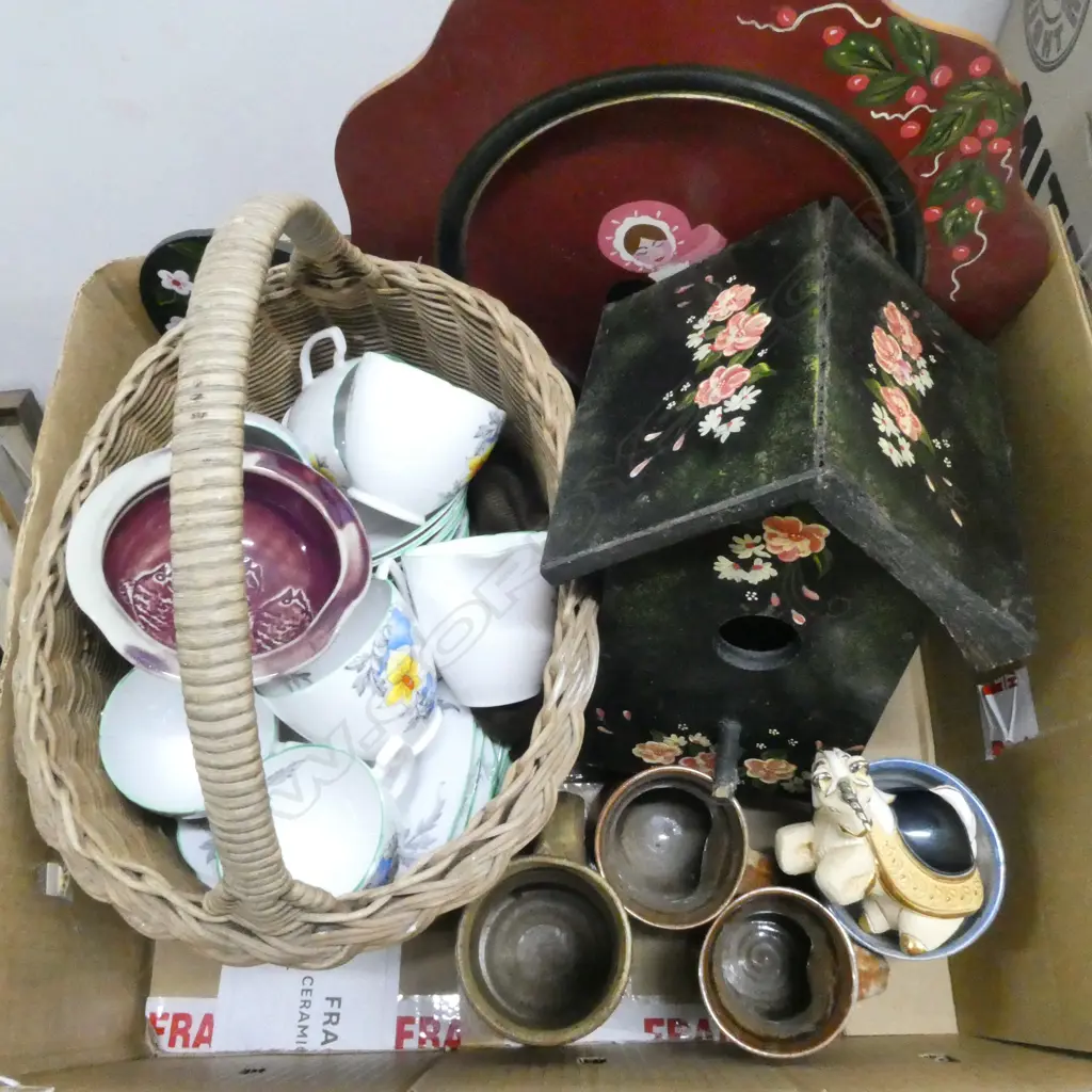 BOX PAINTED WOOD BASKET  TEASET POTTERY ETC Image 1++