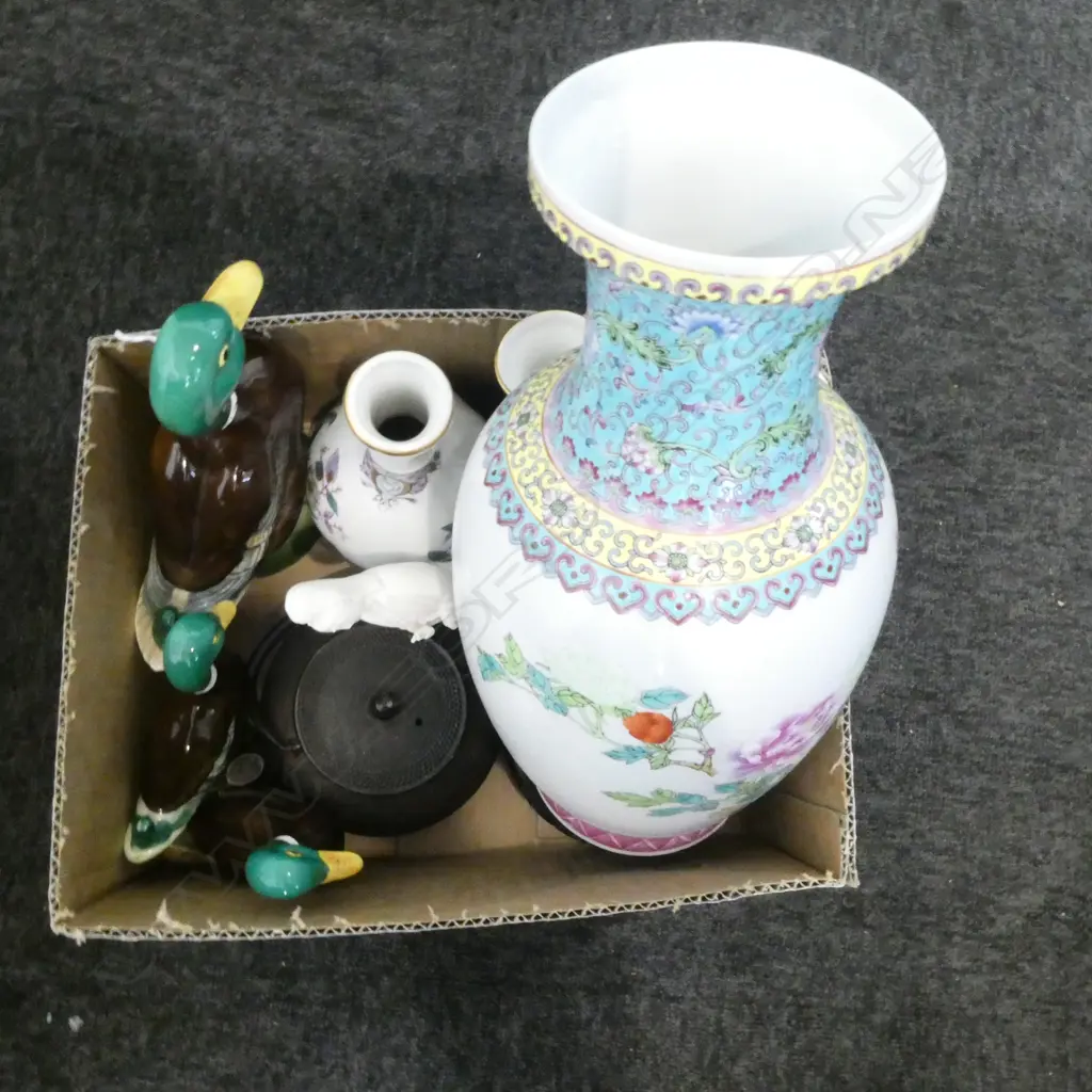 COLLECTION OF CHINESE VASES H 400MM TALLEST ON STAND IRON TEAPOT 3 DUCK ORNS Image 1++