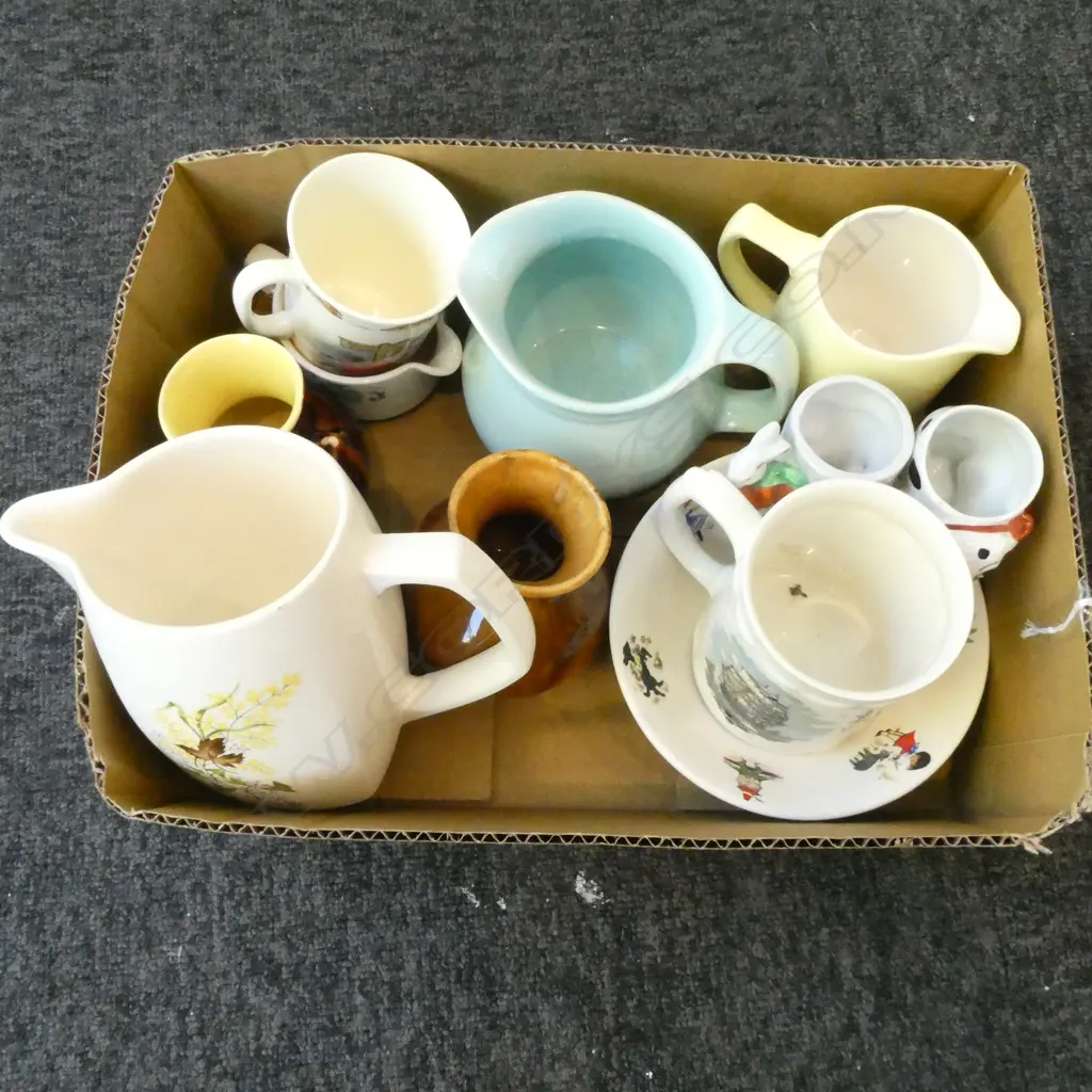 CROWN LYNN VASES, JUGS ETC Image 1++