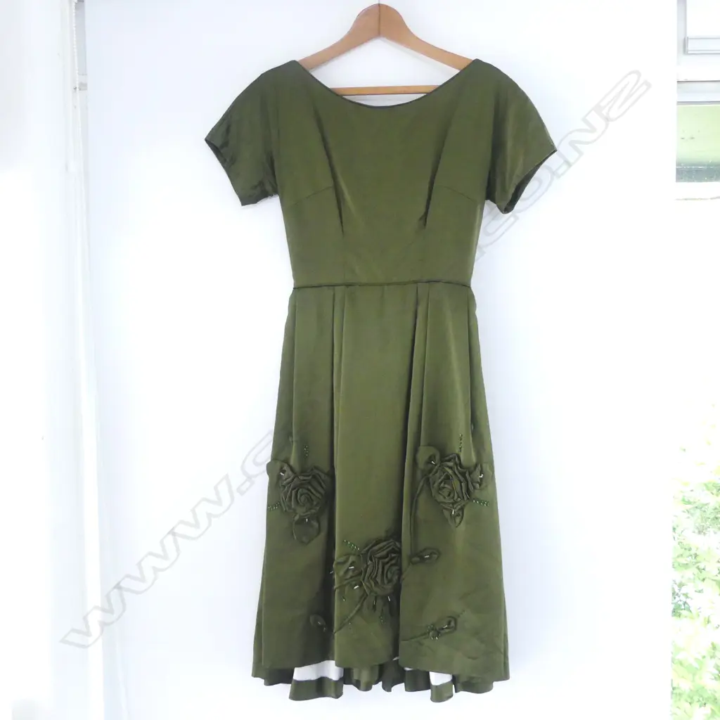 3 VINTAGE 1950s/60s DRESSES; GREEN SATIN, PRINTED COTTON 'SOUTH PACIFIC NZ', BLUE 'STRAVEN GOWN' CHCH ALL SMALL SIZES Image 1++
