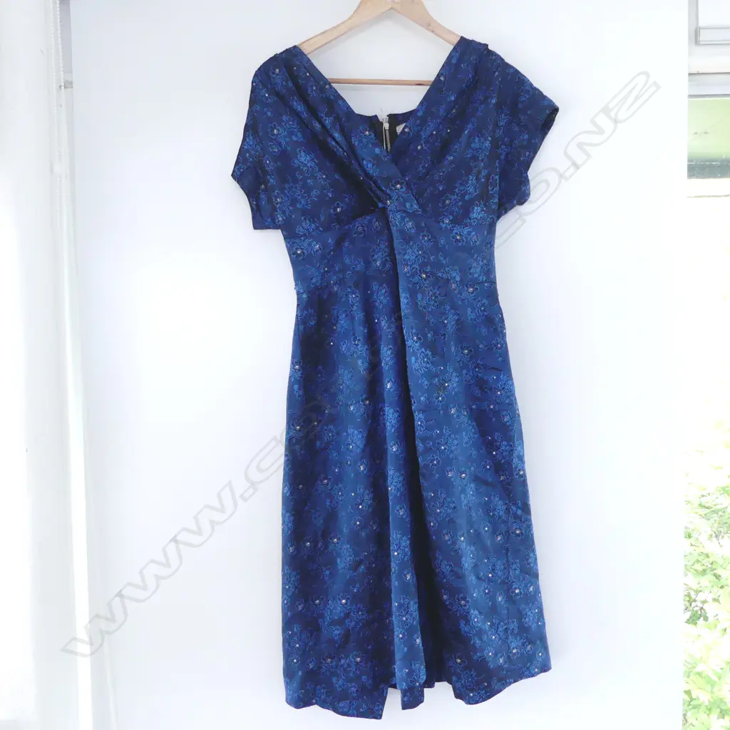 3 VINTAGE 1950s/60s DRESSES; GREEN SATIN, PRINTED COTTON 'SOUTH PACIFIC NZ', BLUE 'STRAVEN GOWN' CHCH ALL SMALL SIZES Image 1++