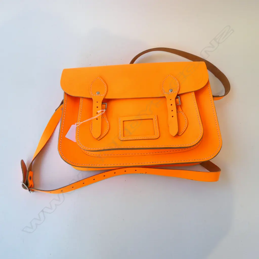 THE CAMBRIDGE SATCHEL Co. FLURO ORANGE DESIGNER HANDBAG purchased Le Bon Marché Paris Image 1++