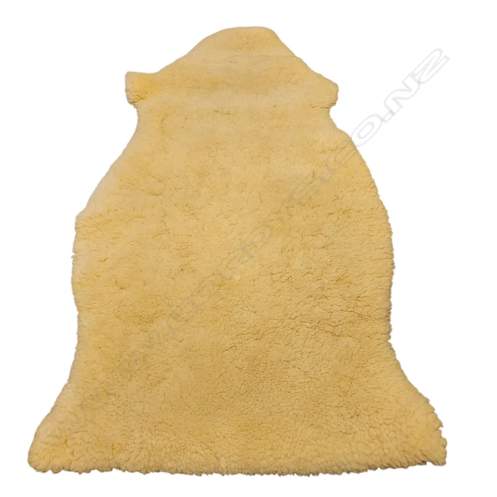 SHEEP SKIN RUG - 970 x 580mm Image 1++