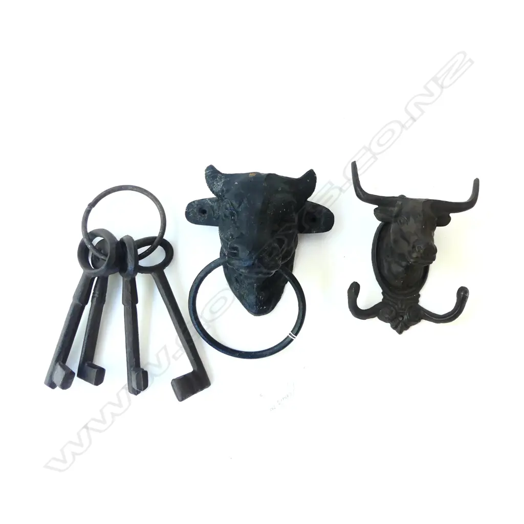 3 PCES CAST IRON; BULL w. RING HANDLE, LONG HORN BULL COAT HOOK, KEYS Image 1++