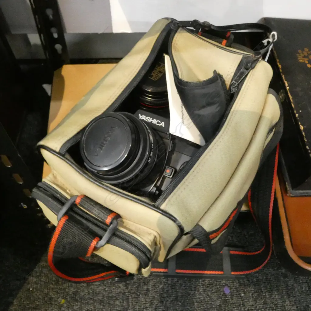 YASHICA 200-AF CAMERA, CARL ZEISS JENAZOOM LENS, CASED Image 1++
